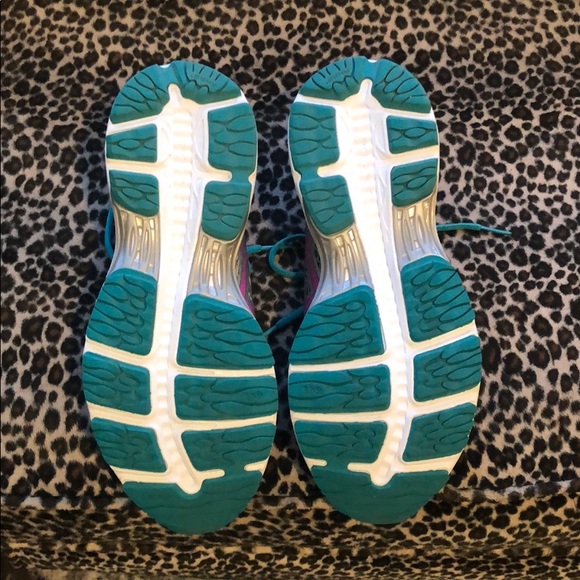 NWOT ASICS RUNNING SHOES - Picture 4 of 7